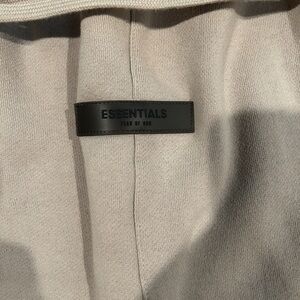 FOG Essentials Shorts cream sz XXL